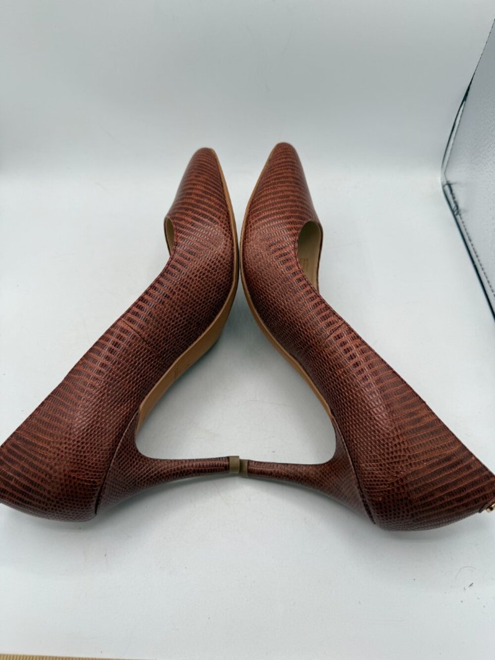 Cole Haan Brown Embossed Leather Pumps Pointed Toe Heels Classic Career - Picture 6 of 9